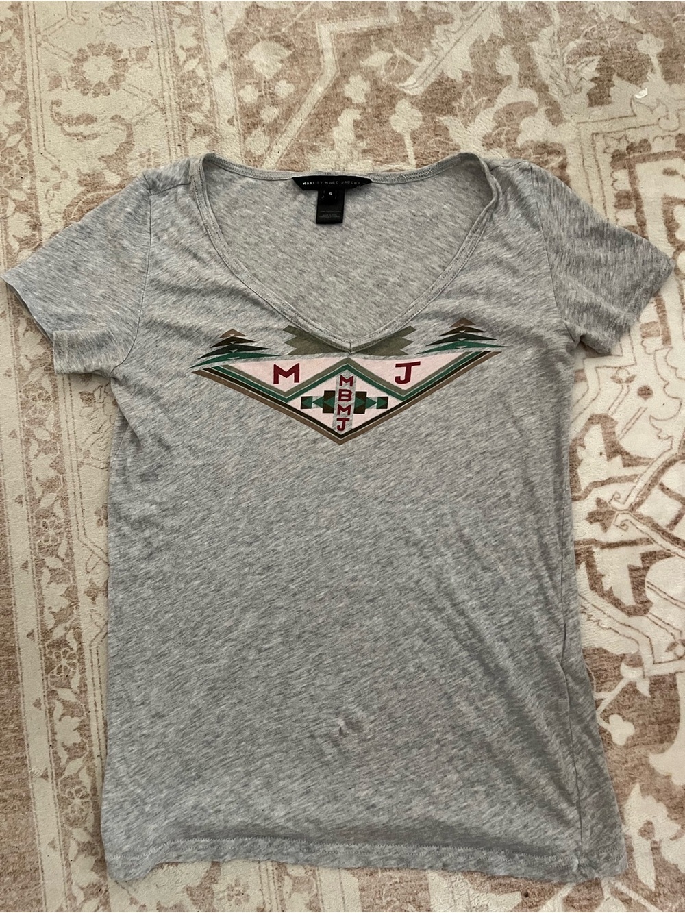 Marc by Marc Jacobs Heather Gray V-Neck Tee with Tribal Chest Print super soft